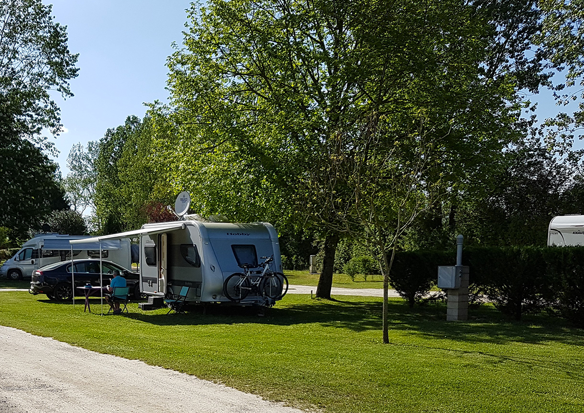 emplacement camping-couleurs-du-monde